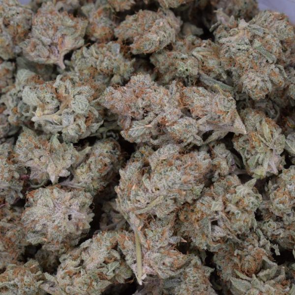 Lemon Skunk is a well-known sativa dominant hybrid, particularly known for its zesty lemon profile, and the happy and energetic buzz that it gives users.