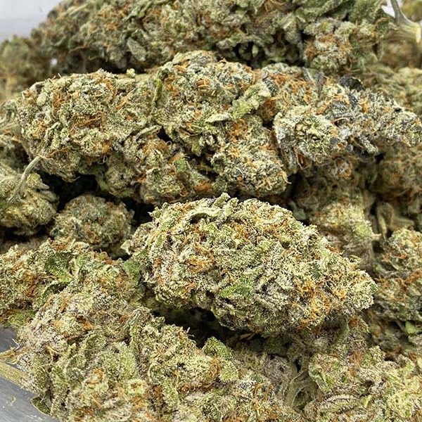 Blue Cheese was bred by crossing Blueberry and UK Cheese. This Hybrid strain has an unforgettable pungent taste, and delivers a deep body stone.