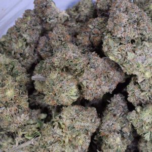 Ice Wreck is a potent Hybrid strain that provides the perfect balance between cerebral and deep body stone. This strain's THC content reaches up to 28%.