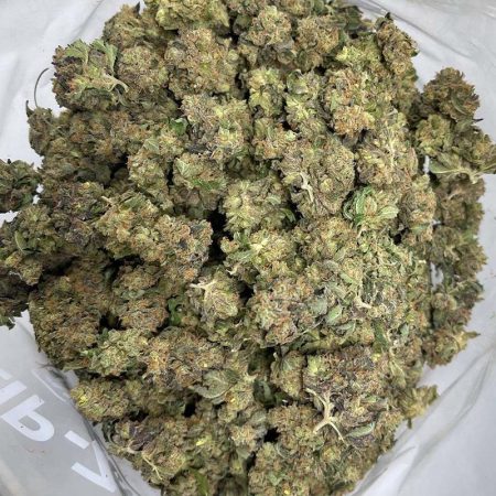 Green Crack Kush is an iconic hybrid marijuana strain. Its dominant sativa effects help patients with depression, anxiety and fatigue.